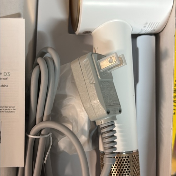 High Speed Hair Dryer - Picture 5 of 6